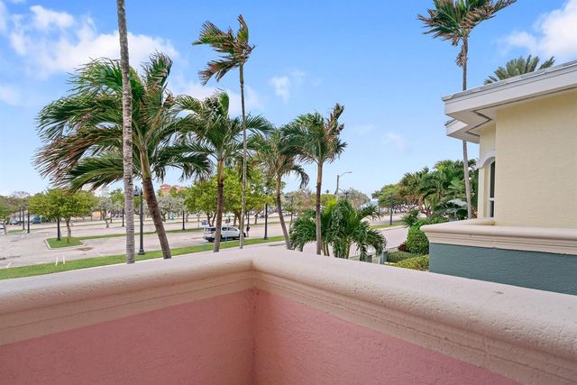 2051 SE 3rd Street Th8, Deerfield Beach, FL 33441
