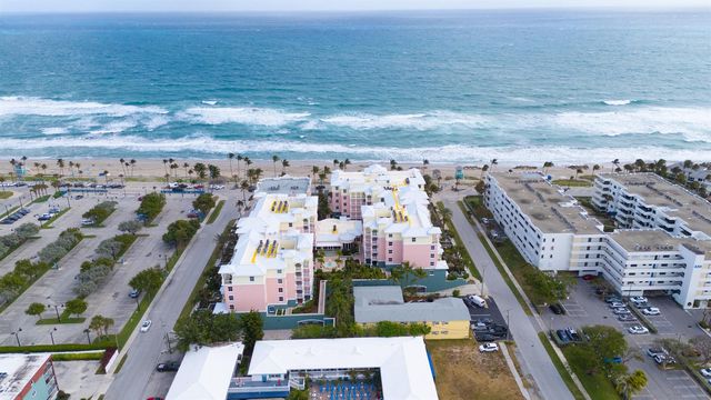 2051 SE 3rd Street Th8, Deerfield Beach, FL 33441