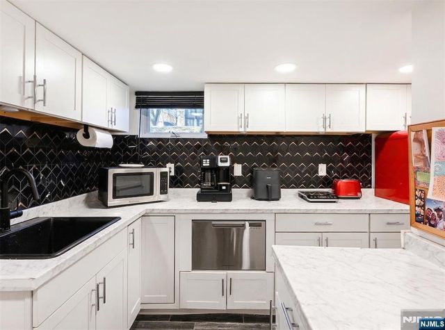 34 Lakeview Avenue, Butler Borough, NJ 07405