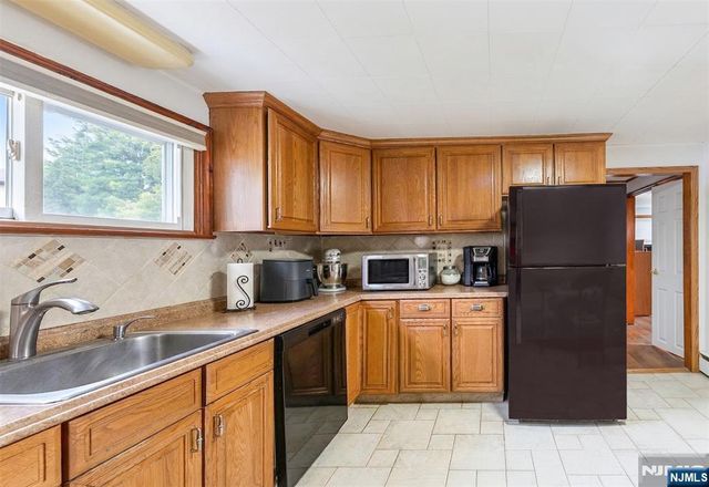 34 Lakeview Avenue, Butler Borough, NJ 07405