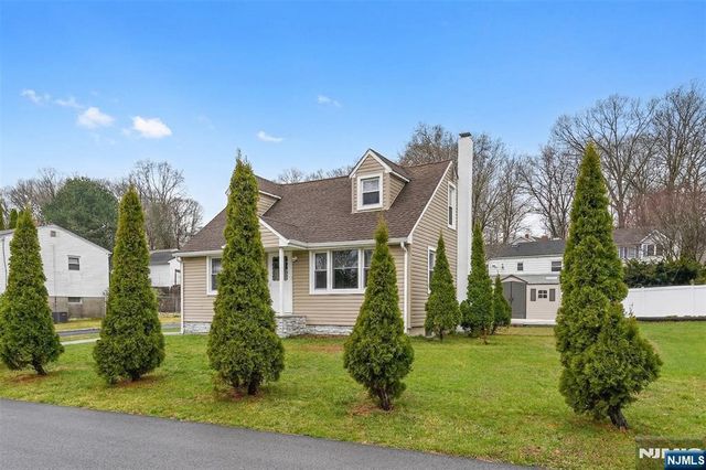 34 Lakeview Avenue, Butler Borough, NJ 07405