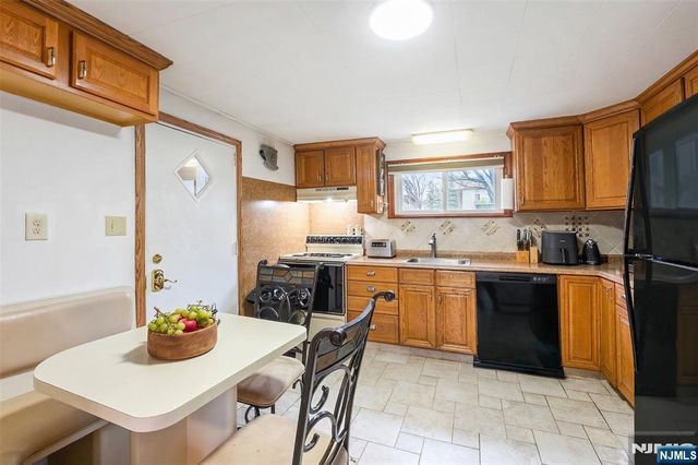 34 Lakeview Avenue, Butler Borough, NJ 07405