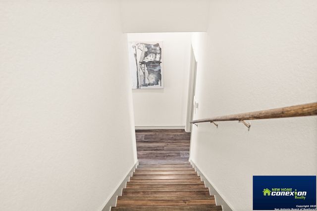 310 W Evergreen St #111, San Antonio, TX 78212