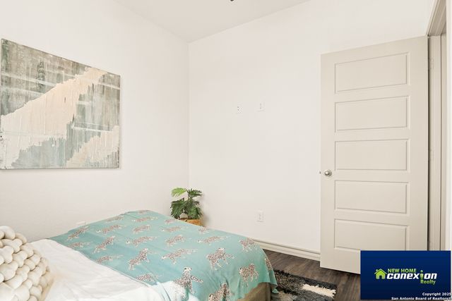 310 W Evergreen St #111, San Antonio, TX 78212