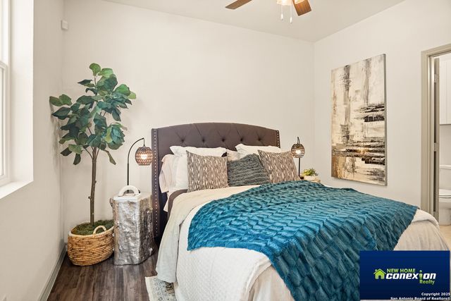 310 W Evergreen St #111, San Antonio, TX 78212