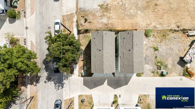 310 W Evergreen St #111, San Antonio, TX 78212