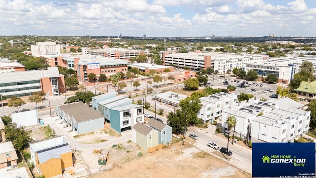 310 W Evergreen St #111, San Antonio, TX 78212