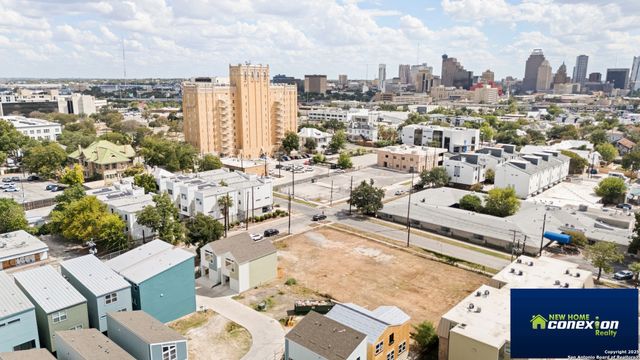 310 W Evergreen St #111, San Antonio, TX 78212