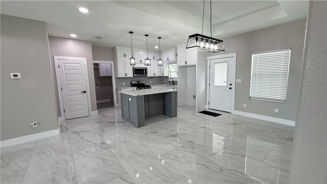 4901 Dody St, Corpus Christi, TX 78411