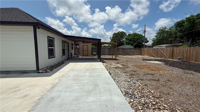 4901 Dody St, Corpus Christi, TX 78411