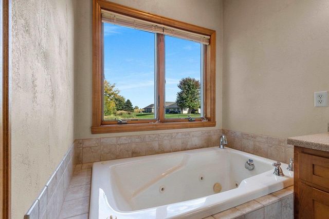 N3626 ROSE GARDEN WAY, Appleton, WI 54913