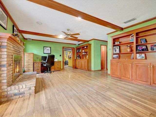 2810 Colonial Drive, Nacogdoches, TX 75965