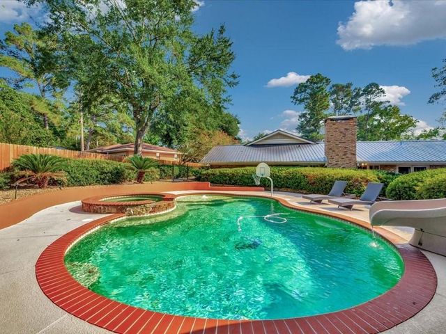 2810 Colonial Drive, Nacogdoches, TX 75965