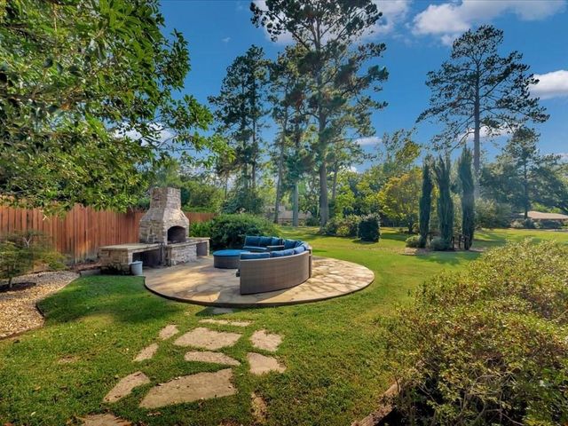 2810 Colonial Drive, Nacogdoches, TX 75965