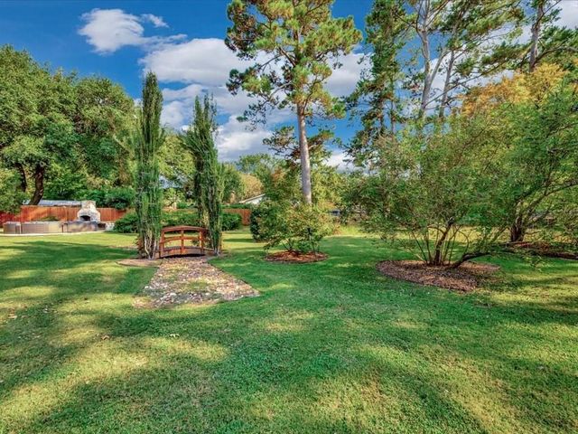 2810 Colonial Drive, Nacogdoches, TX 75965