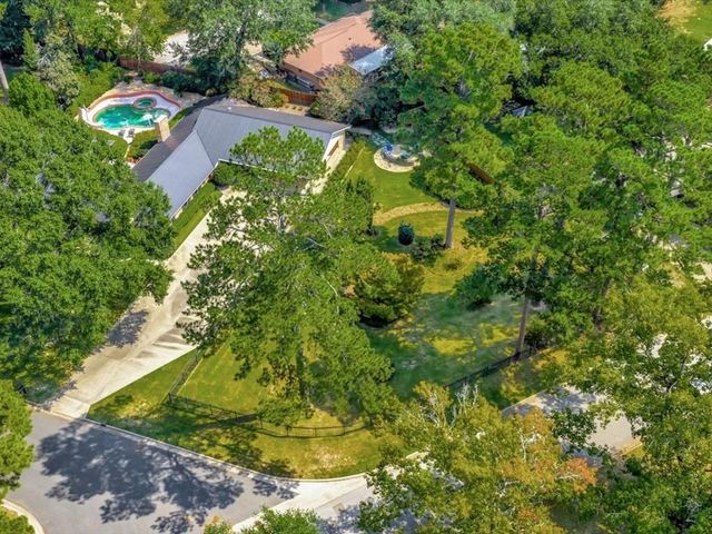 2810 Colonial Drive, Nacogdoches, TX 75965