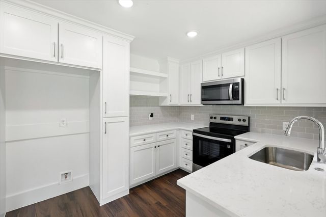 1318 Kingston Drive, Lewisville, TX 75067