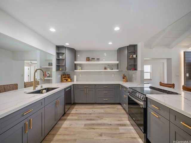 6815 Niumalu Loop, Honolulu, HI 96825