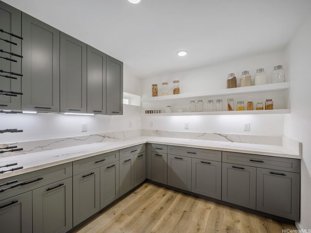 6815 Niumalu Loop, Honolulu, HI 96825