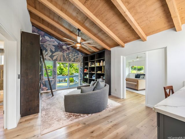 6815 Niumalu Loop, Honolulu, HI 96825