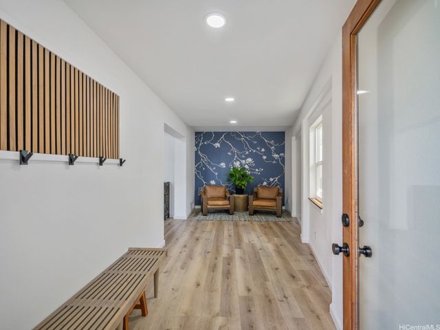 6815 Niumalu Loop, Honolulu, HI 96825