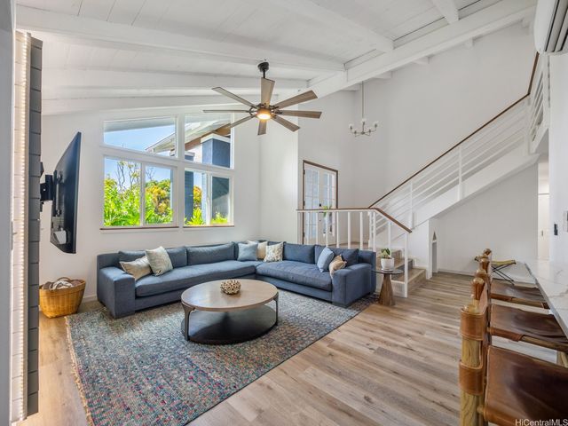 6815 Niumalu Loop, Honolulu, HI 96825