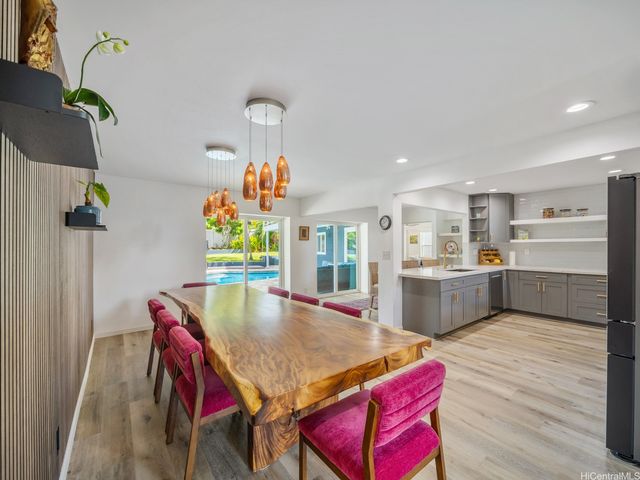 6815 Niumalu Loop, Honolulu, HI 96825