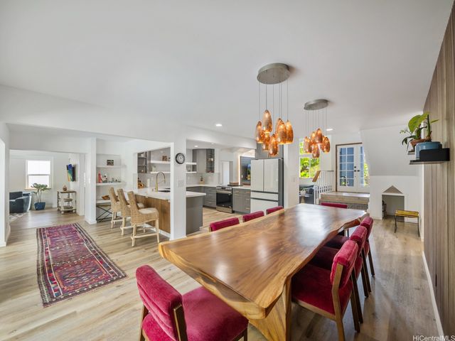 6815 Niumalu Loop, Honolulu, HI 96825