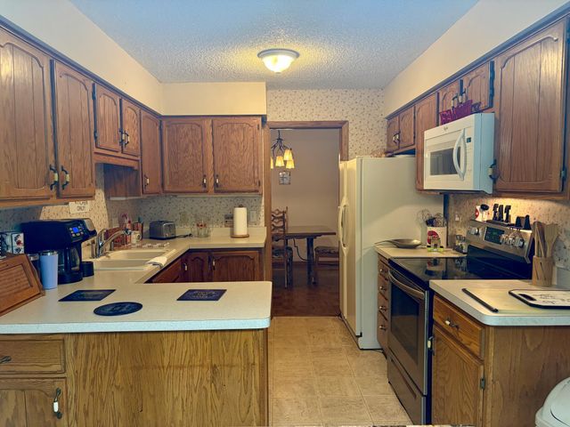 183 Galtier Place, Shoreview, MN 55126