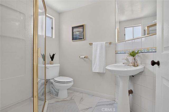 5938 Simpson Ave, Valley Village, CA 91607