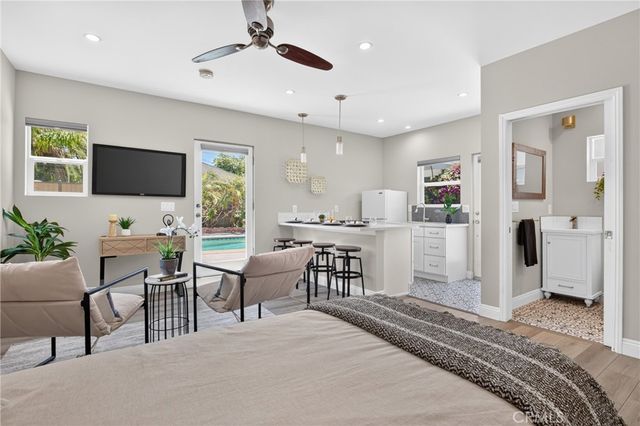 5938 Simpson Ave, Valley Village, CA 91607