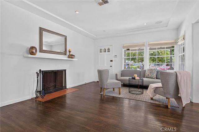 5938 Simpson Ave, Valley Village, CA 91607