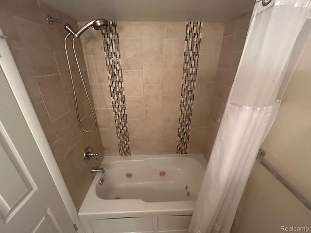 5659 KINGSMILL, Bloomfield Charter Township, MI 48301