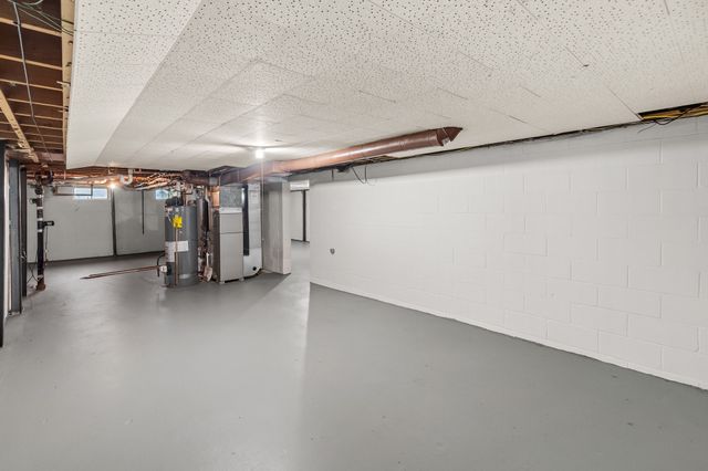 1725 Grand Avenue, West Des Moines, IA 50265