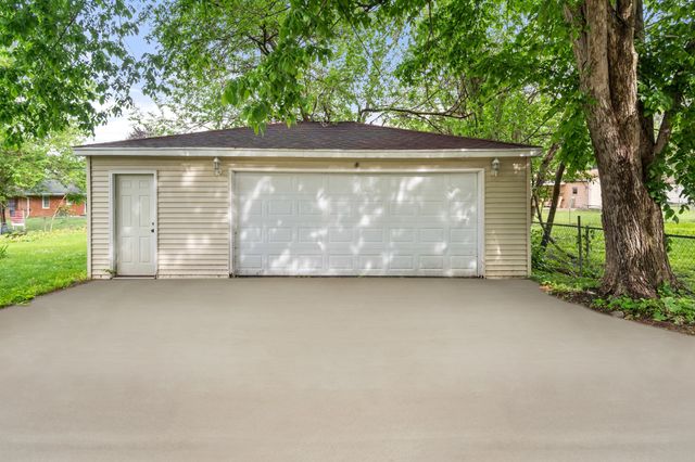 1725 Grand Avenue, West Des Moines, IA 50265