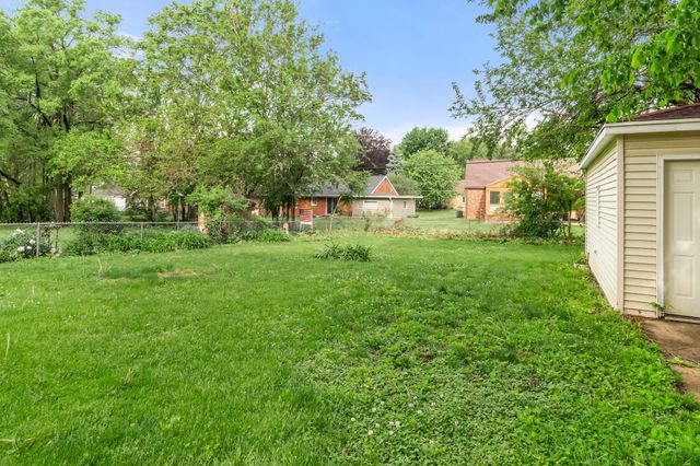 1725 Grand Avenue, West Des Moines, IA 50265