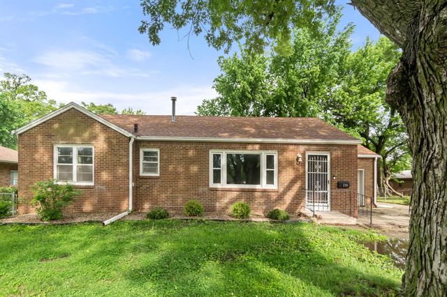 1725 Grand Avenue, West Des Moines, IA 50265