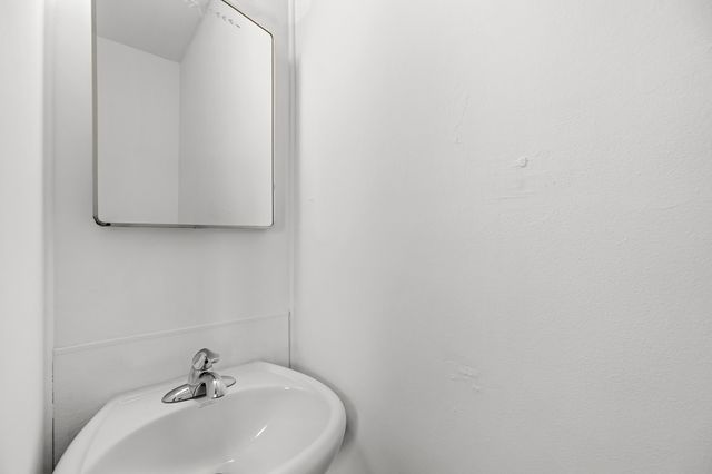 1725 Grand Avenue, West Des Moines, IA 50265