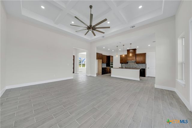 1585 Private Road 2771, Mico, TX 78056