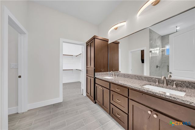 1585 Private Road 2771, Mico, TX 78056