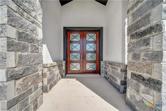 1585 Private Road 2771, Mico, TX 78056