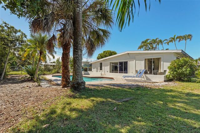 5619 NEW YORK AVENUE, Sarasota, FL 34231