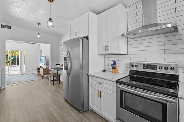 5619 NEW YORK AVENUE, Sarasota, FL 34231