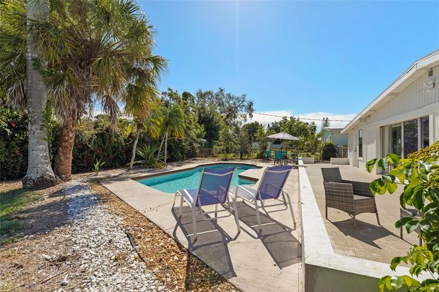 5619 NEW YORK AVENUE, Sarasota, FL 34231