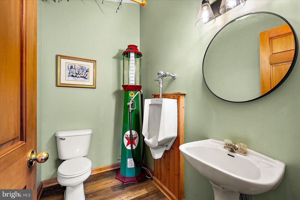 Image 101 of property listing at 10135 WATERVIEW DR, Ocean City, MD 21842