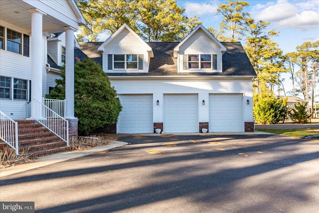 Image 136 of property listing at 10135 WATERVIEW DR, Ocean City, MD 21842
