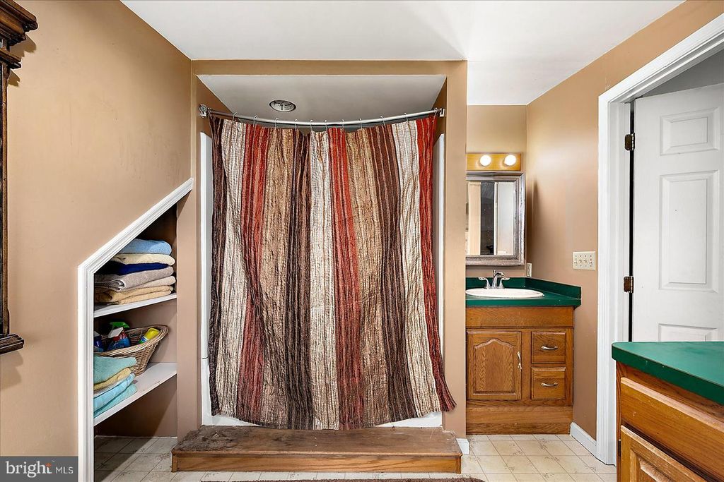 Image 57 of property listing at 10135 WATERVIEW DR, Ocean City, MD 21842