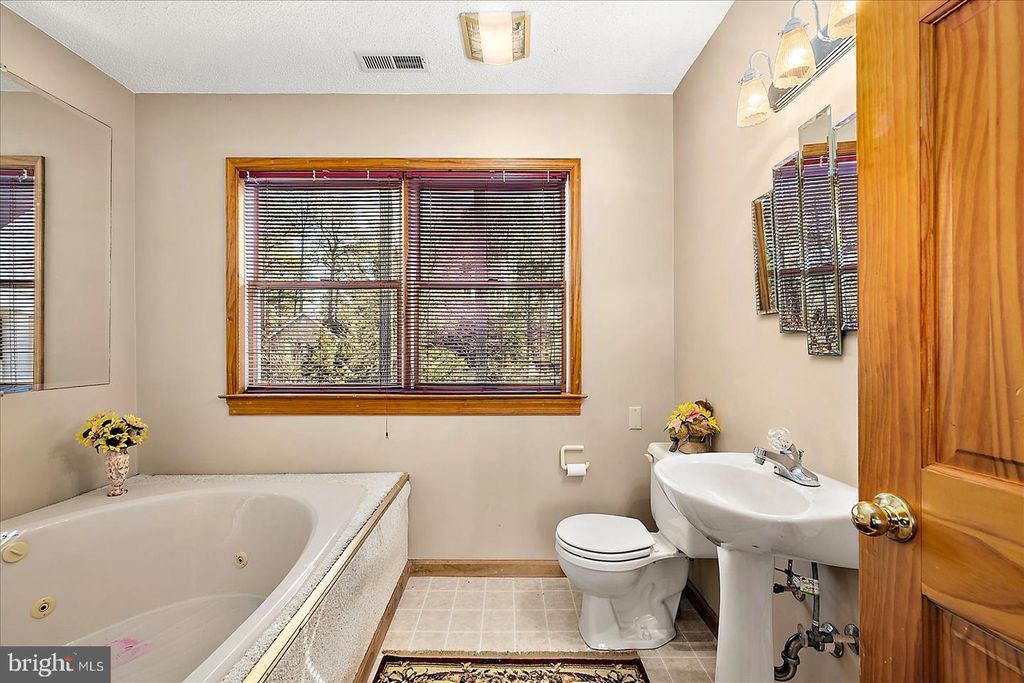 Image 62 of property listing at 10135 WATERVIEW DR, Ocean City, MD 21842