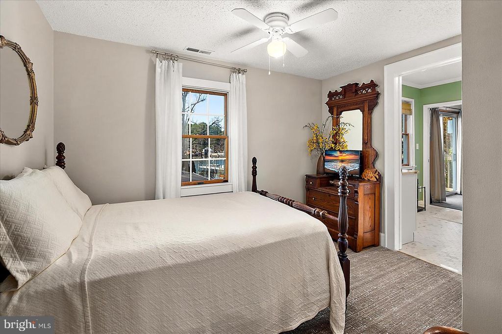 Image 73 of property listing at 10135 WATERVIEW DR, Ocean City, MD 21842