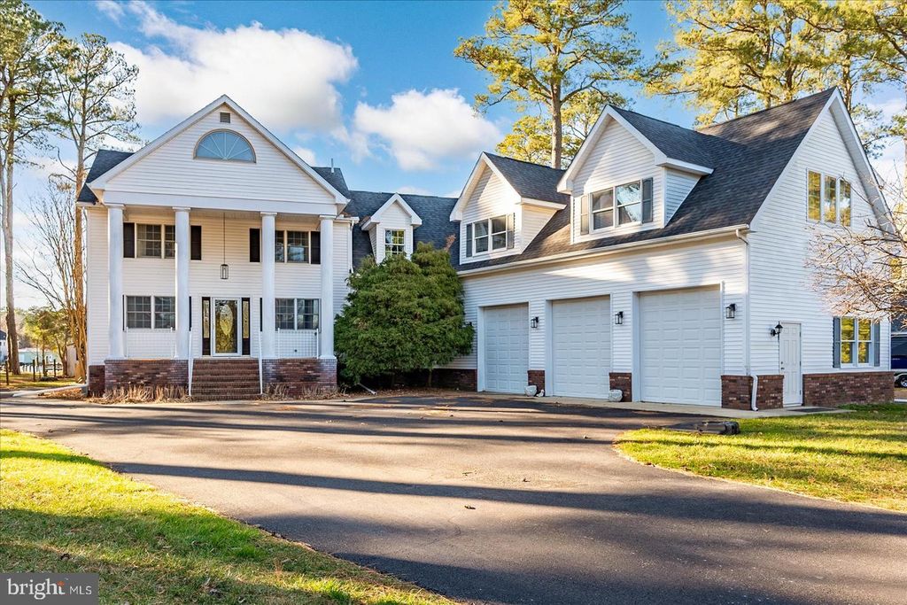 Image 7 of property listing at 10135 WATERVIEW DR, Ocean City, MD 21842